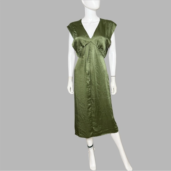 Steve Madden Pine Green Satin Babydoll V-Neck Midi Dress - Picture 1 of 5